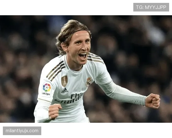 在控球倾向下莫德里奇与克罗斯产生多点参与结构分化