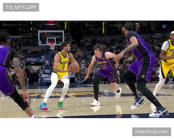 哈利伯顿突破制造掩护助攻，提升团队三分命中率明显